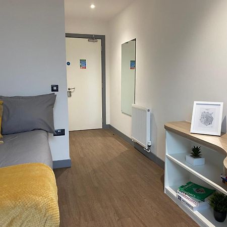 Appartement For Students Only At Great Patrick Street à Belfast Extérieur photo